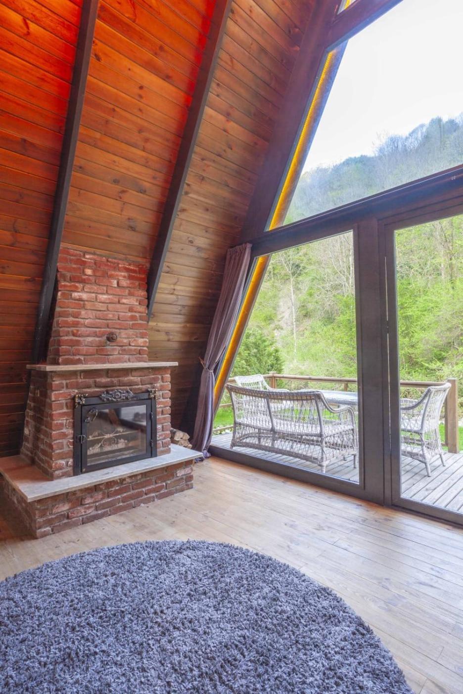 Chalet Oezlifesapanca Sapanca